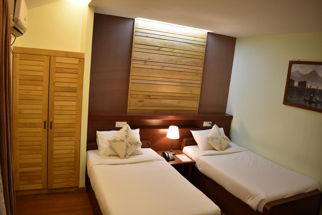 Paradise Hotel Nyaung Shwe Inle Lake Exterior foto